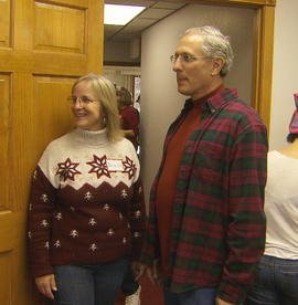 david-and-michelle-fein-started-the-christmas-tree-project-to-provide-decorated-trees-to-families-in-need-credit-cbs-news.jpg 